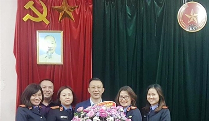 Viện KSND quận Hoàn Kiếm tổ chức gặp mặt cán bộ công chức, người lao...